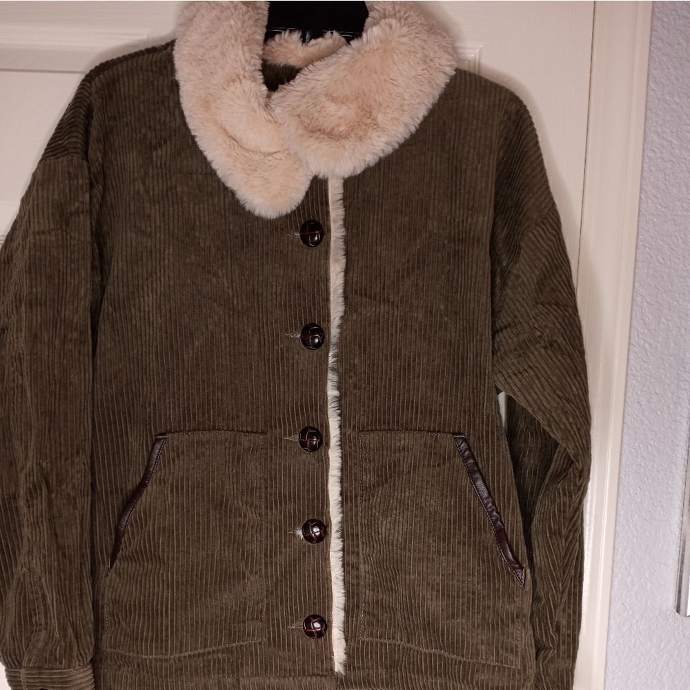 White Crow Womens Jacket Small S Corduroy Long Sleeve Button Up Olive Pockets.